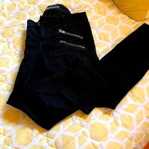 Express Stretch Jeans.